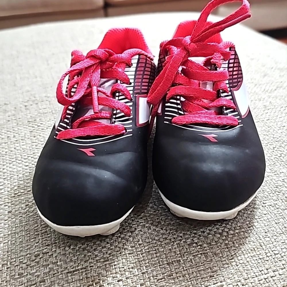 DIADORA Forzad MD Scoccer Cleats Pink white & blk sz K11.5